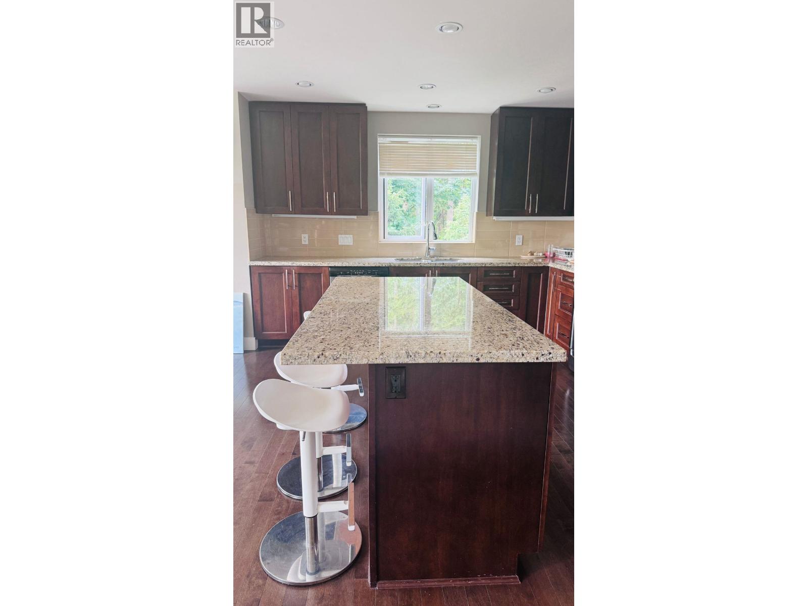 301 1415 Parkway Boulevard, Coquitlam, British Columbia  V3E 0C7 - Photo 5 - R3027204