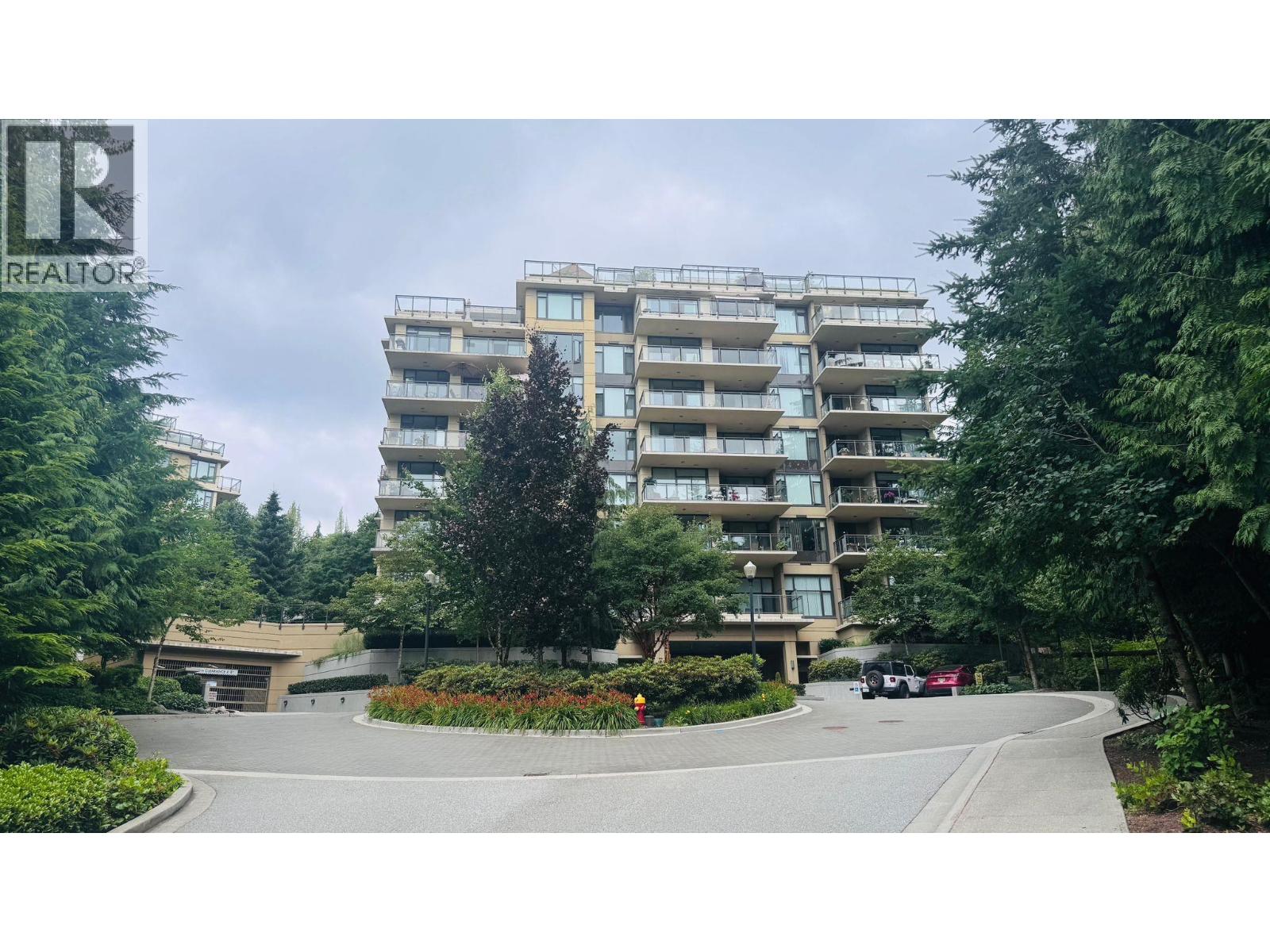 301 1415 PARKWAY BOULEVARD, Coquitlam, British Columbia