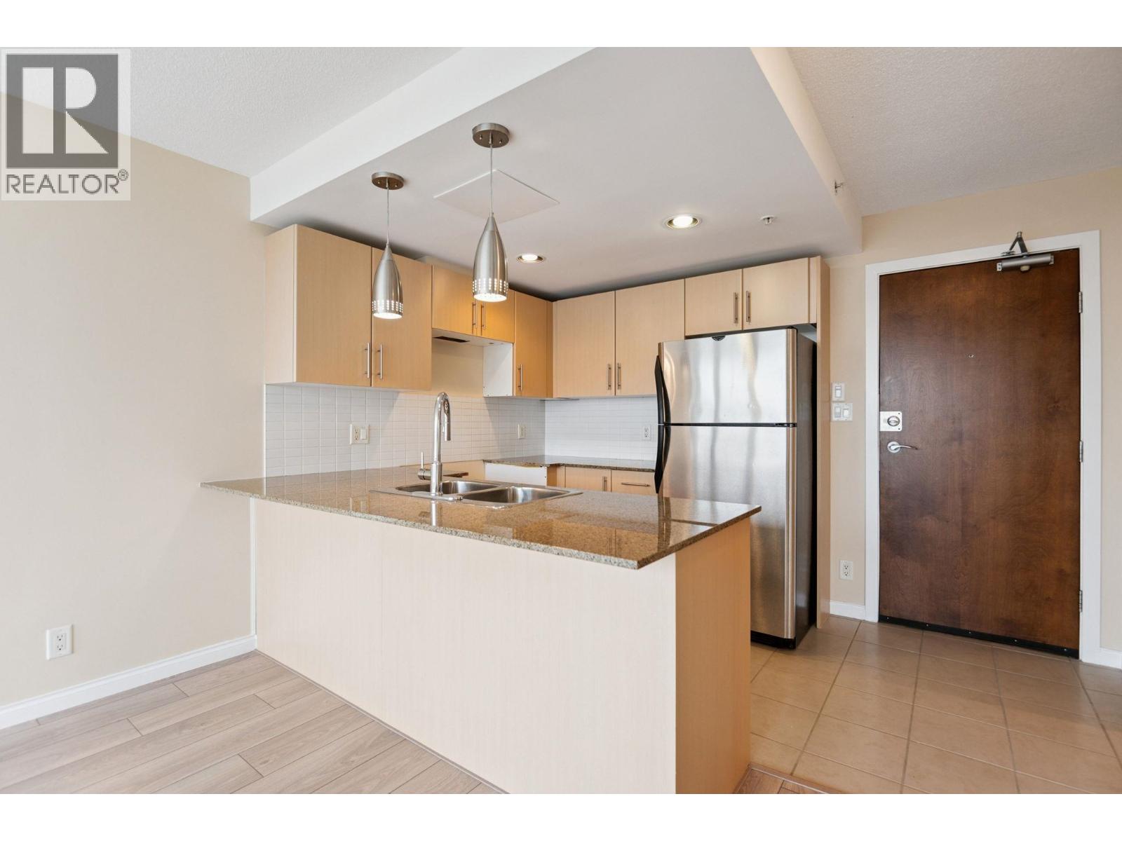 2008 550 Taylor Street, Vancouver, British Columbia  V6B 1N8 - Photo 2 - R3059318