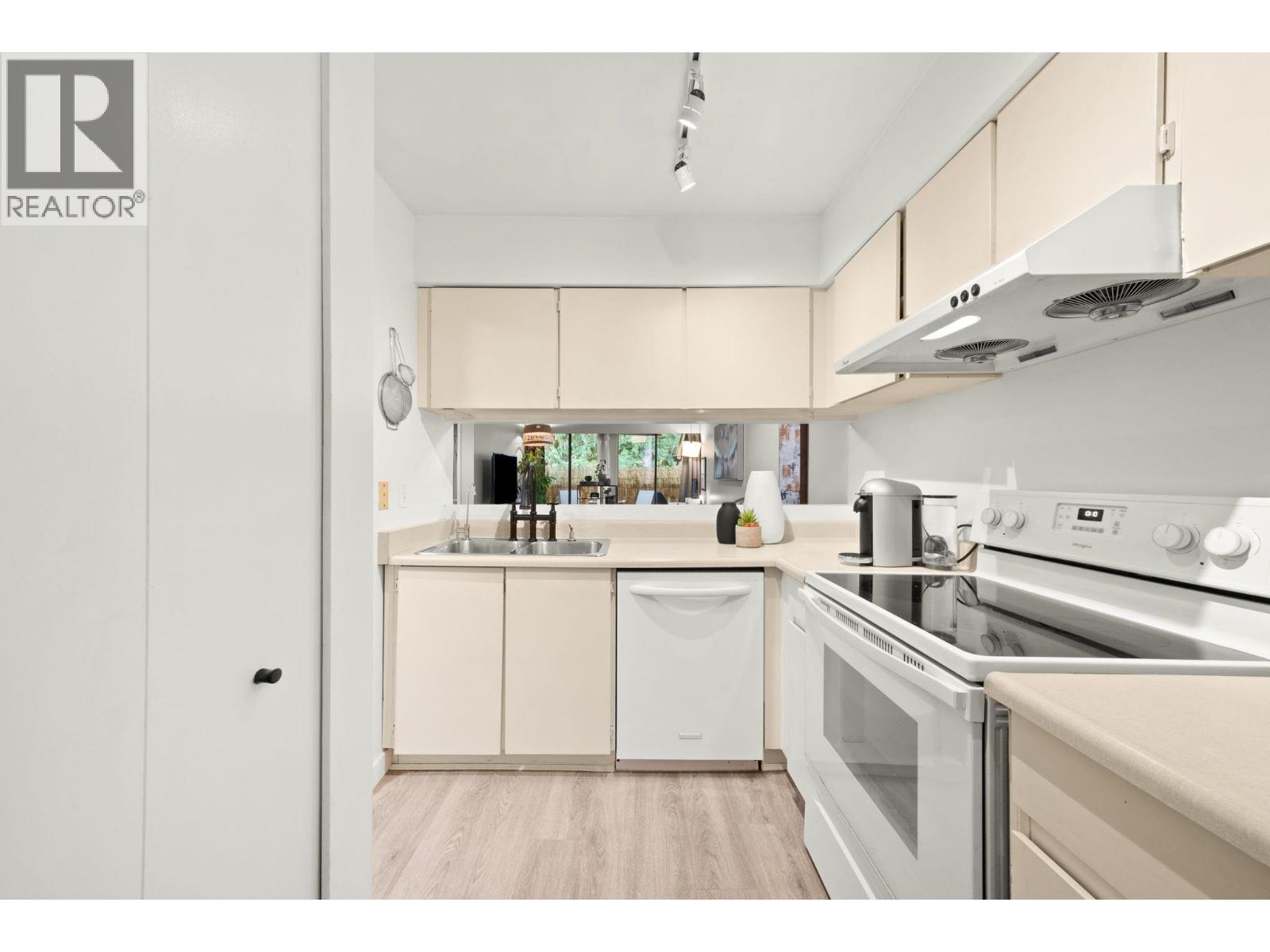 1884 Purcell Way, North Vancouver, British Columbia  V7J 3K3 - Photo 11 - R3062499