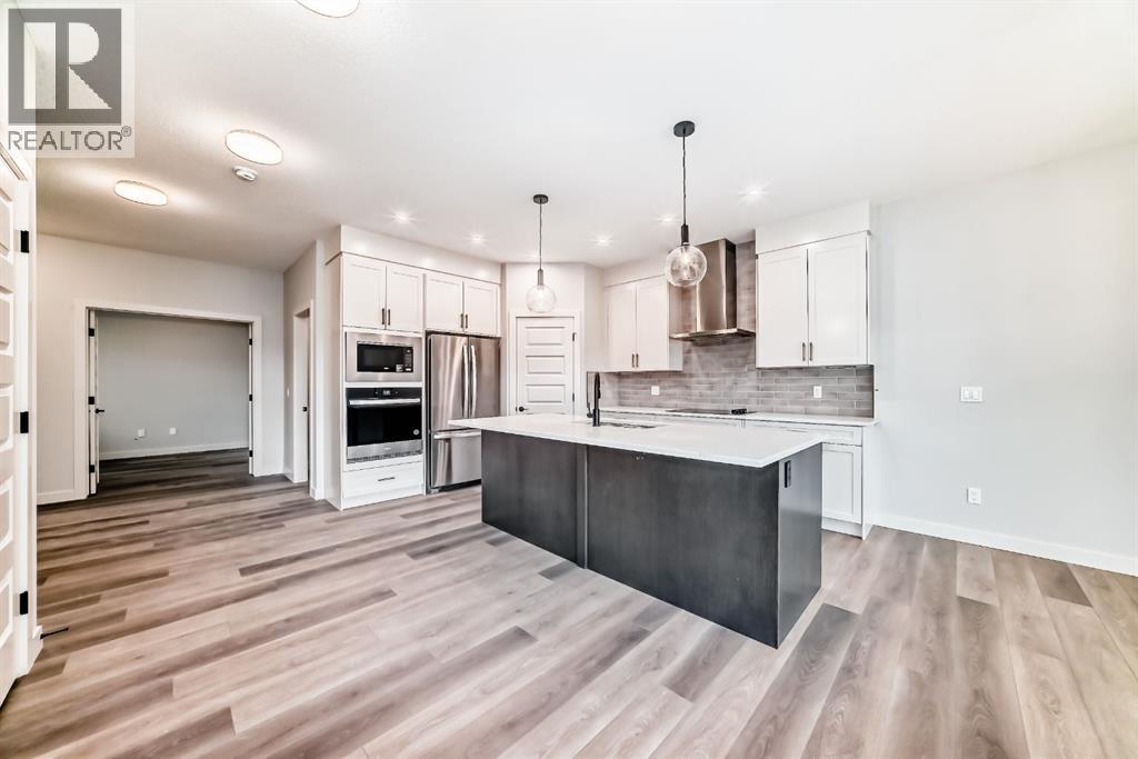 146 Saddlebred Place, Cochrane, Alberta  T4C 3E6 - Photo 2 - A2267335