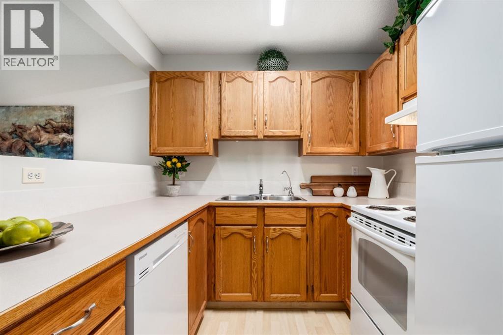 12 Millrise Green Sw, Calgary, Alberta  T2Y 3E8 - Photo 7 - A2267630