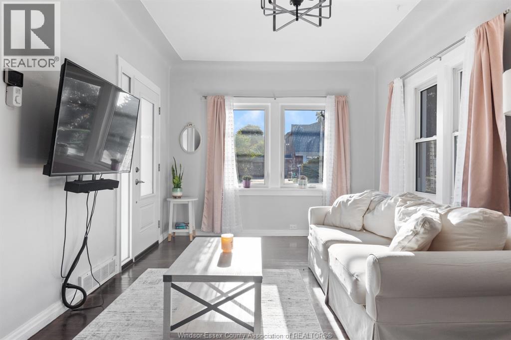376 Lauzon, Windsor, Ontario  N8S 3L9 - Photo 5 - 25025553