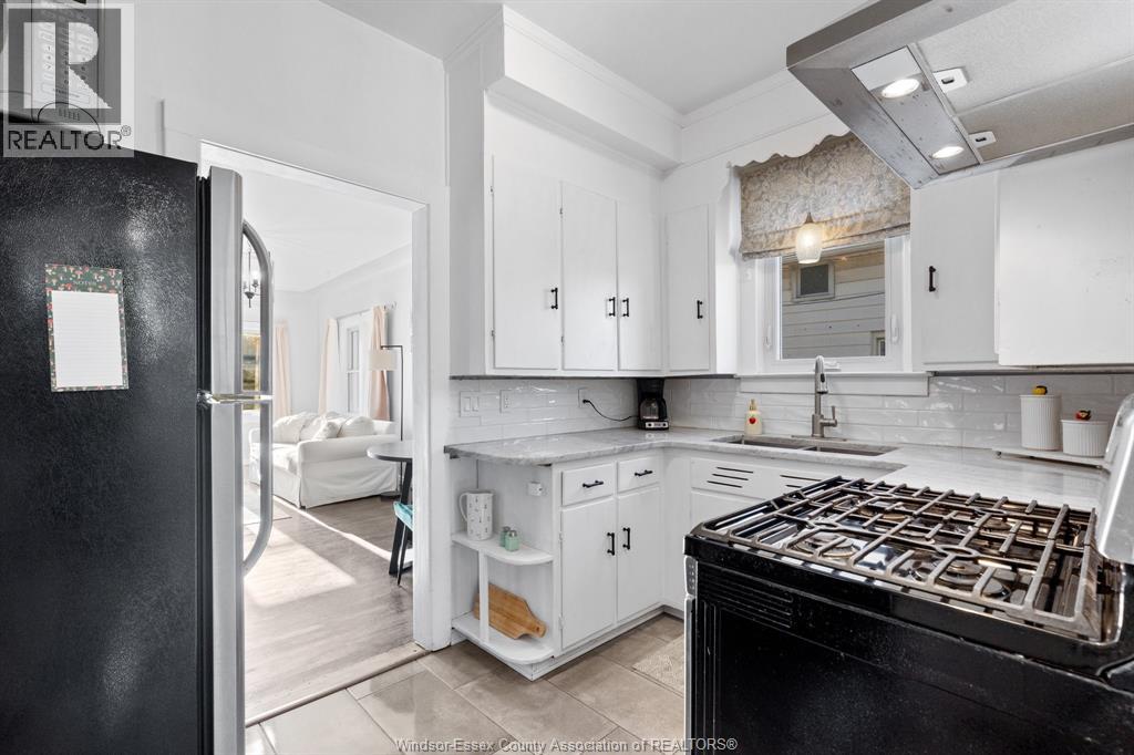 376 Lauzon, Windsor, Ontario  N8S 3L9 - Photo 11 - 25025553