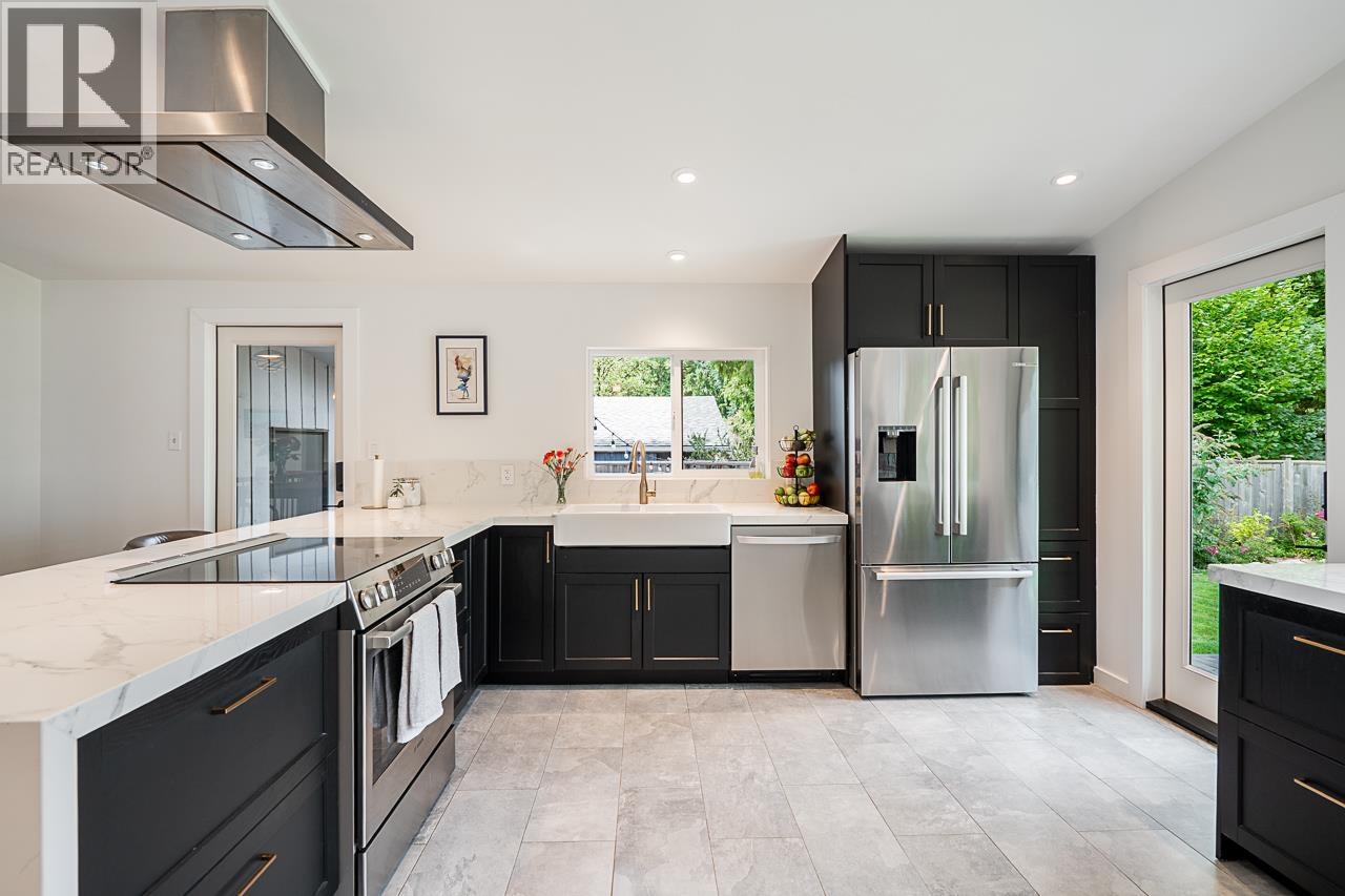 1723 HAMMOND AVENUE, Coquitlam, British Columbia