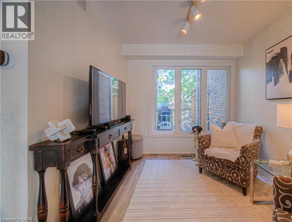 225 Benjamin Road Unit# 56, Waterloo, Ontario  N2V 1Z3 - Photo 11 - 40784072