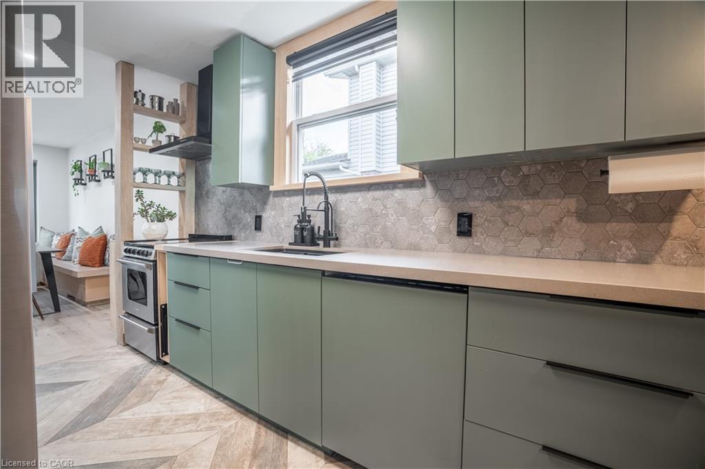 128 East 17th Street, Hamilton, Ontario  L9A 4M5 - Photo 10 - 40784096