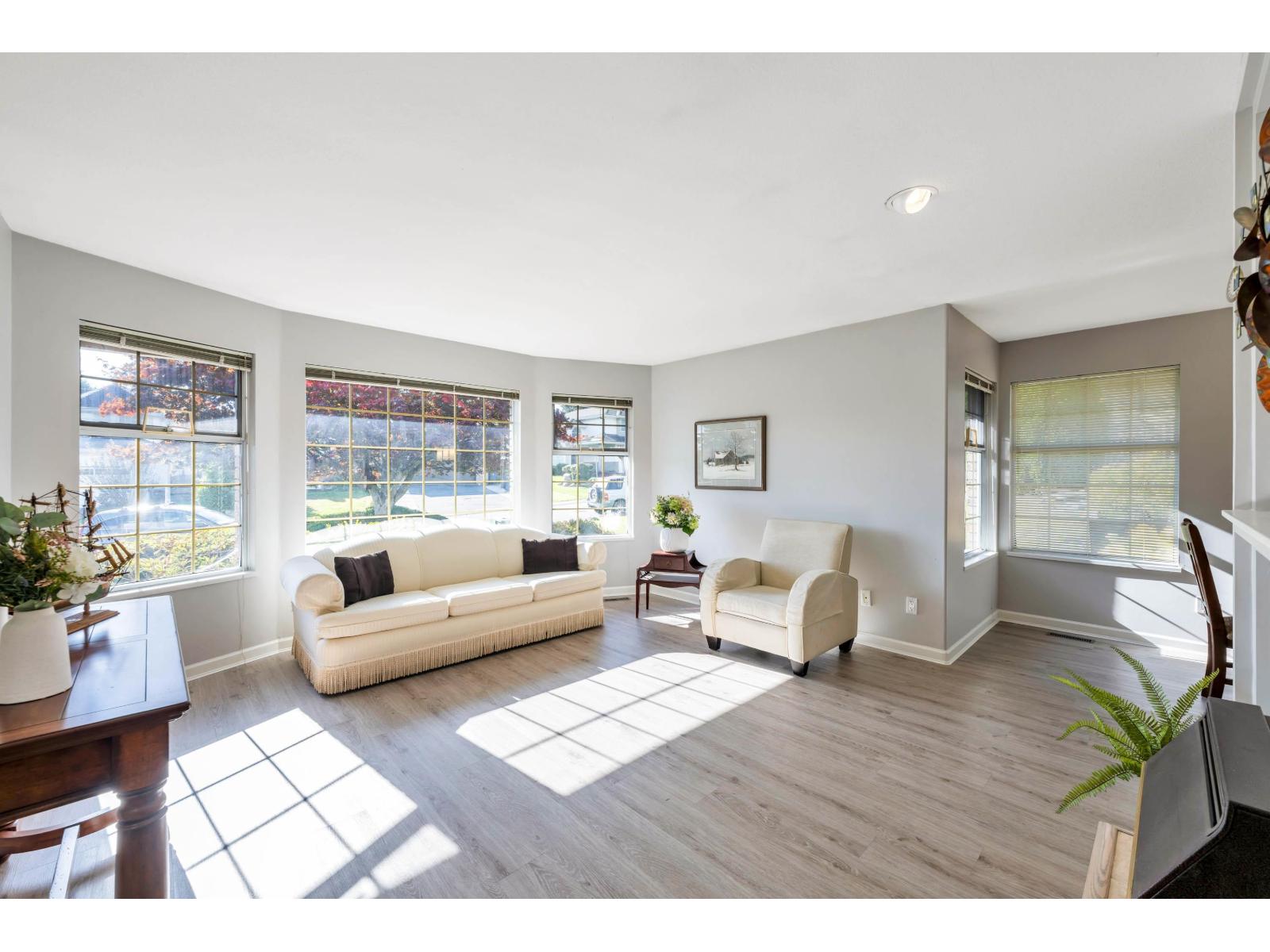 16339 95th Avenue, Surrey, British Columbia  V4N 3C5 - Photo 3 - R3061910