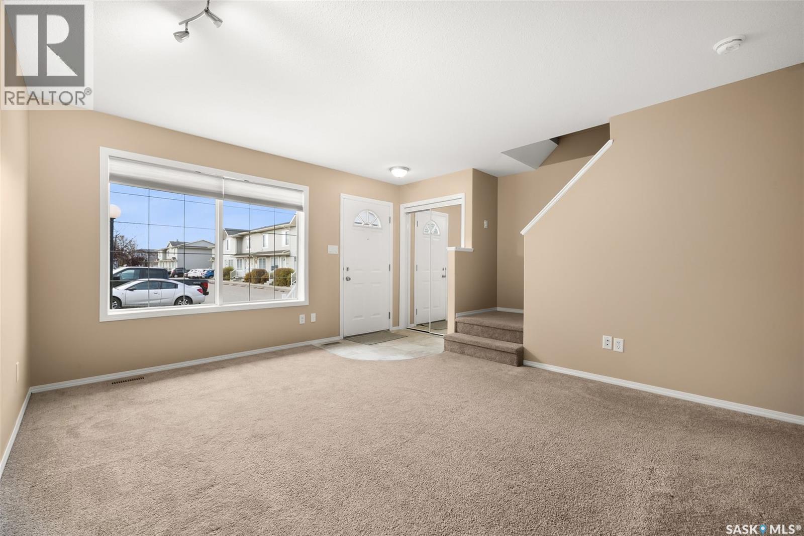 2750 Cranbourn Crescent, Regina, Saskatchewan  S4V 3C1 - Photo 5 - SK021955