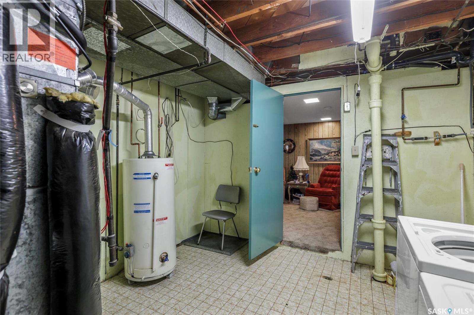 2072 Harvey Street, Regina, Saskatchewan  S4N 2M7 - Photo 25 - SK021953