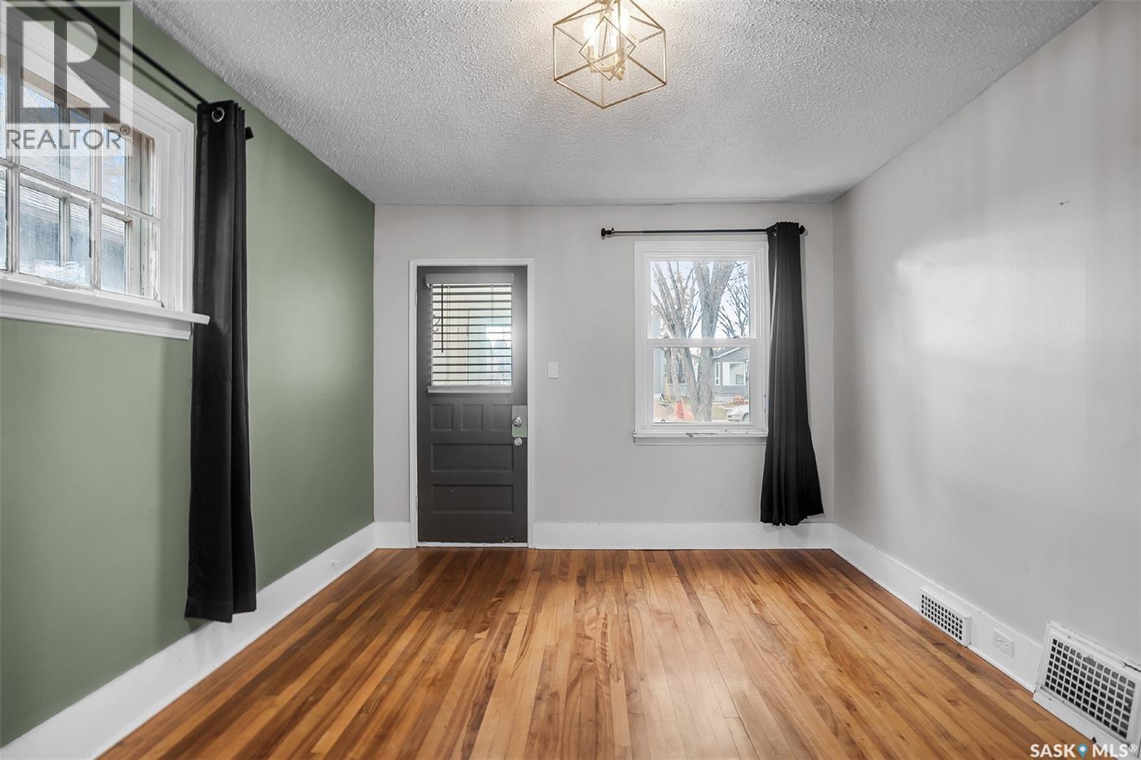 1512 7th Avenue N, Saskatoon, Saskatchewan  S7K 2W5 - Photo 17 - SK021943