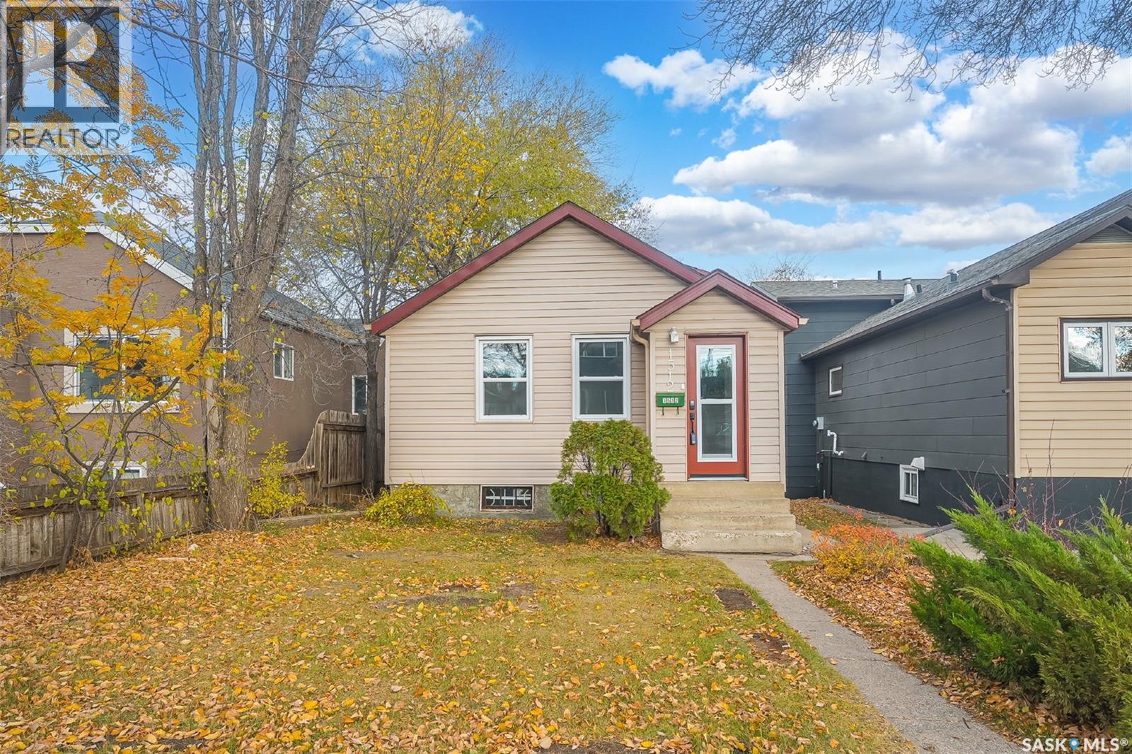 1512 7th Avenue N, Saskatoon, Saskatchewan  S7K 2W5 - Photo 2 - SK021943