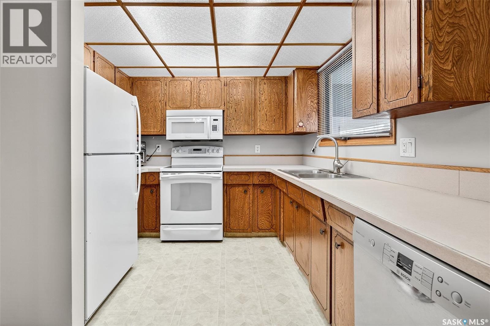 1305 Princess Crescent, Moose Jaw, Saskatchewan  S6H 6V7 - Photo 18 - SK021925