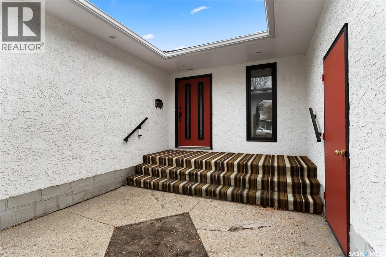 146 Williston Drive, Regina, Saskatchewan  S4X 1C6 - Photo 3 - SK021906