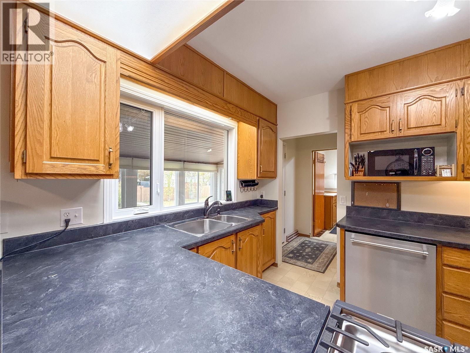 220 1st Street W, Ponteix, Saskatchewan  S0N 1Z0 - Photo 19 - SK021875