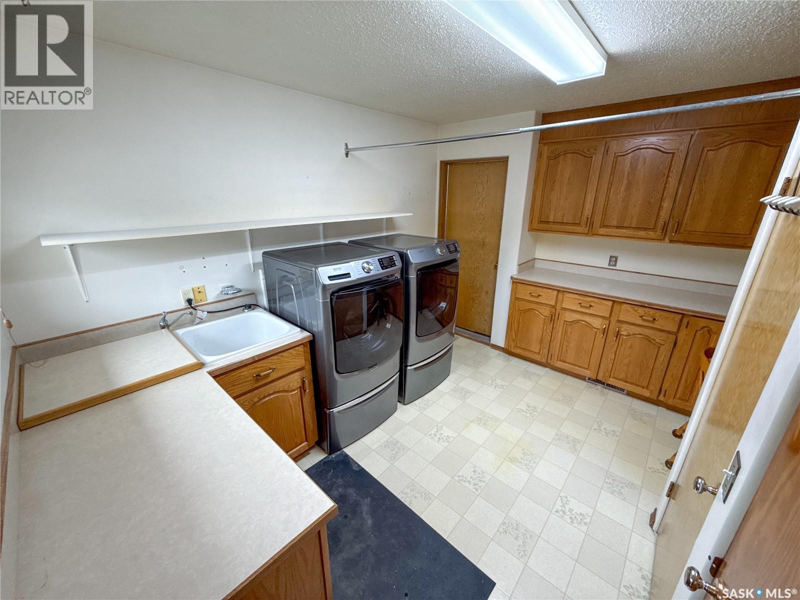 220 1st Street W, Ponteix, Saskatchewan  S0N 1Z0 - Photo 30 - SK021875