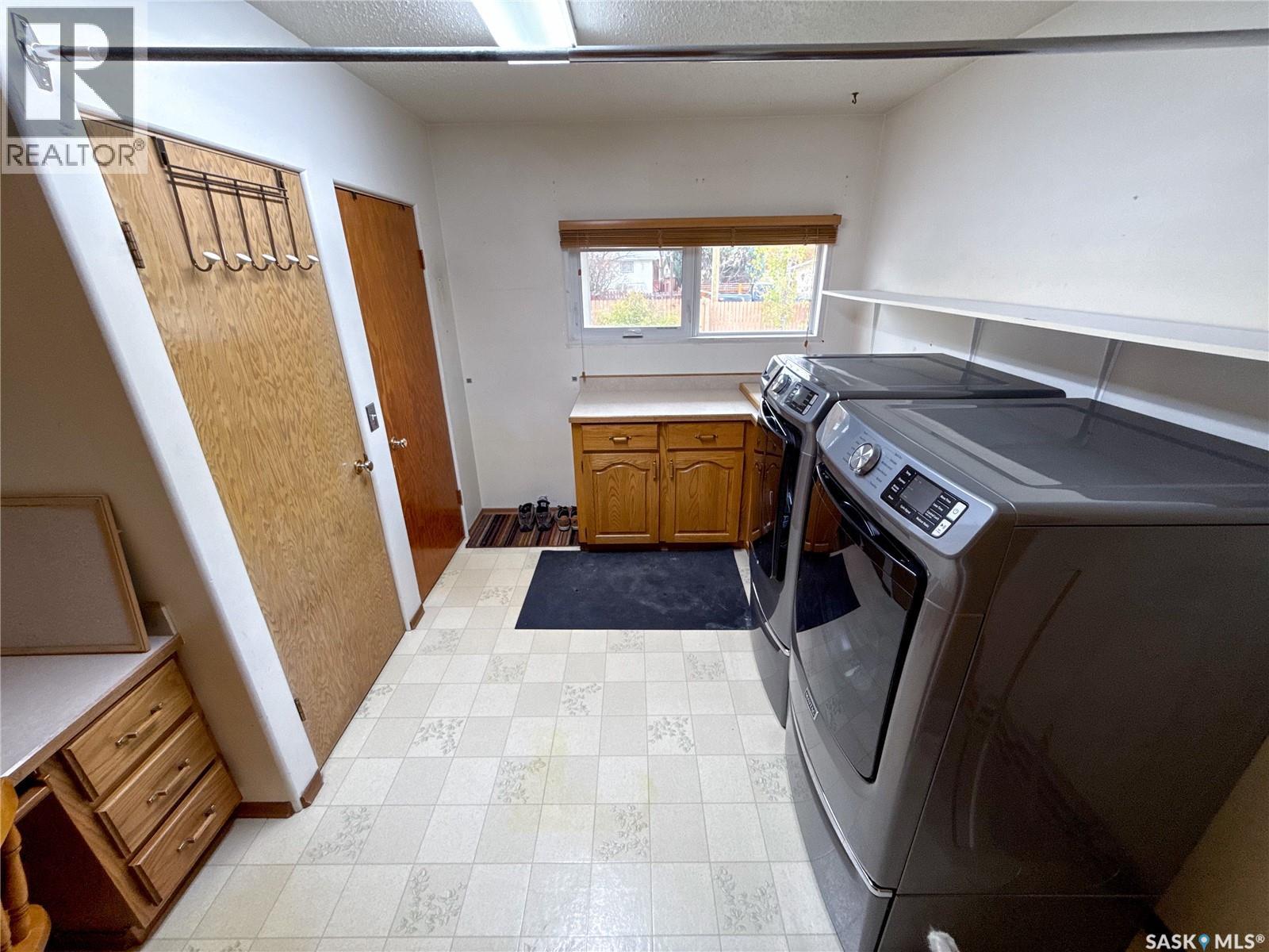 220 1st Street W, Ponteix, Saskatchewan  S0N 1Z0 - Photo 31 - SK021875