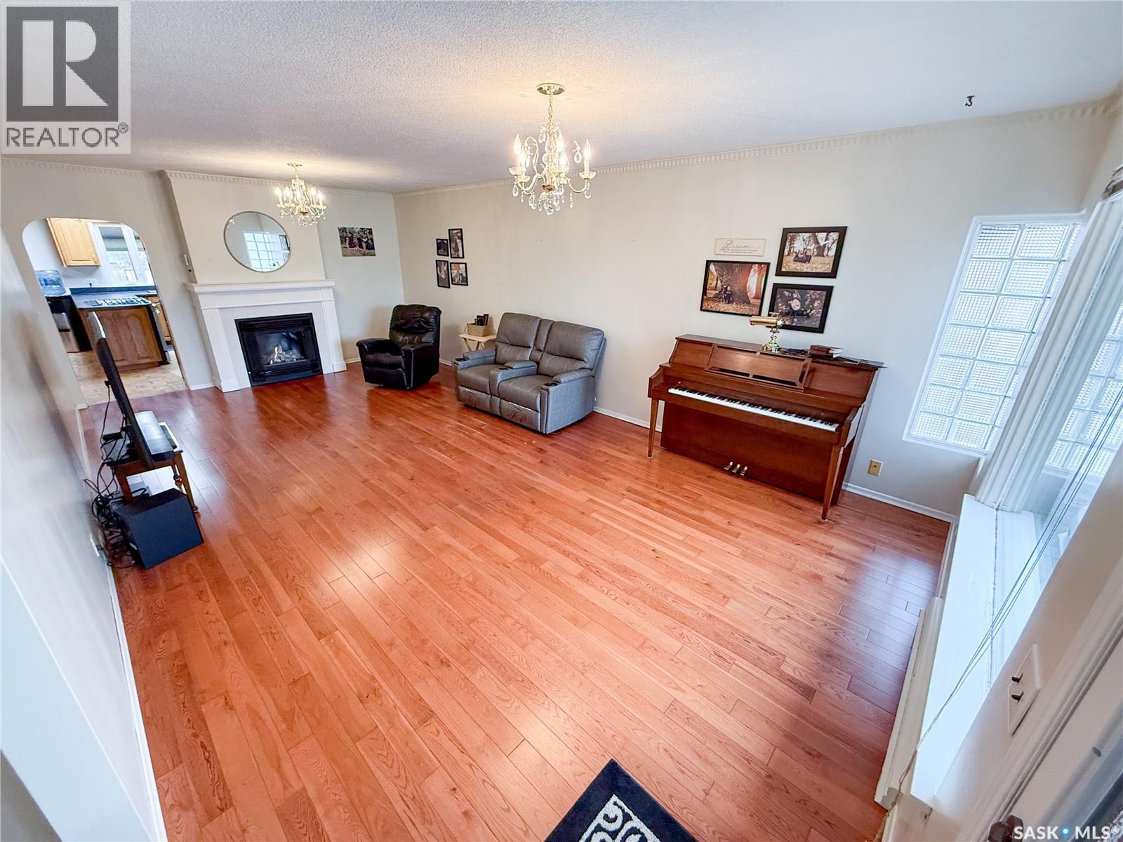 220 1st Street W, Ponteix, Saskatchewan  S0N 1Z0 - Photo 4 - SK021875