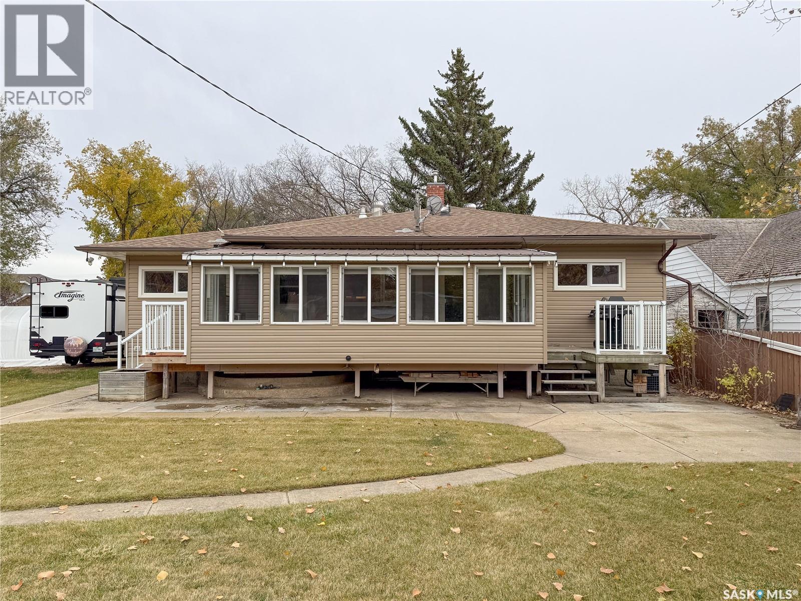 220 1st Street W, Ponteix, Saskatchewan  S0N 1Z0 - Photo 45 - SK021875