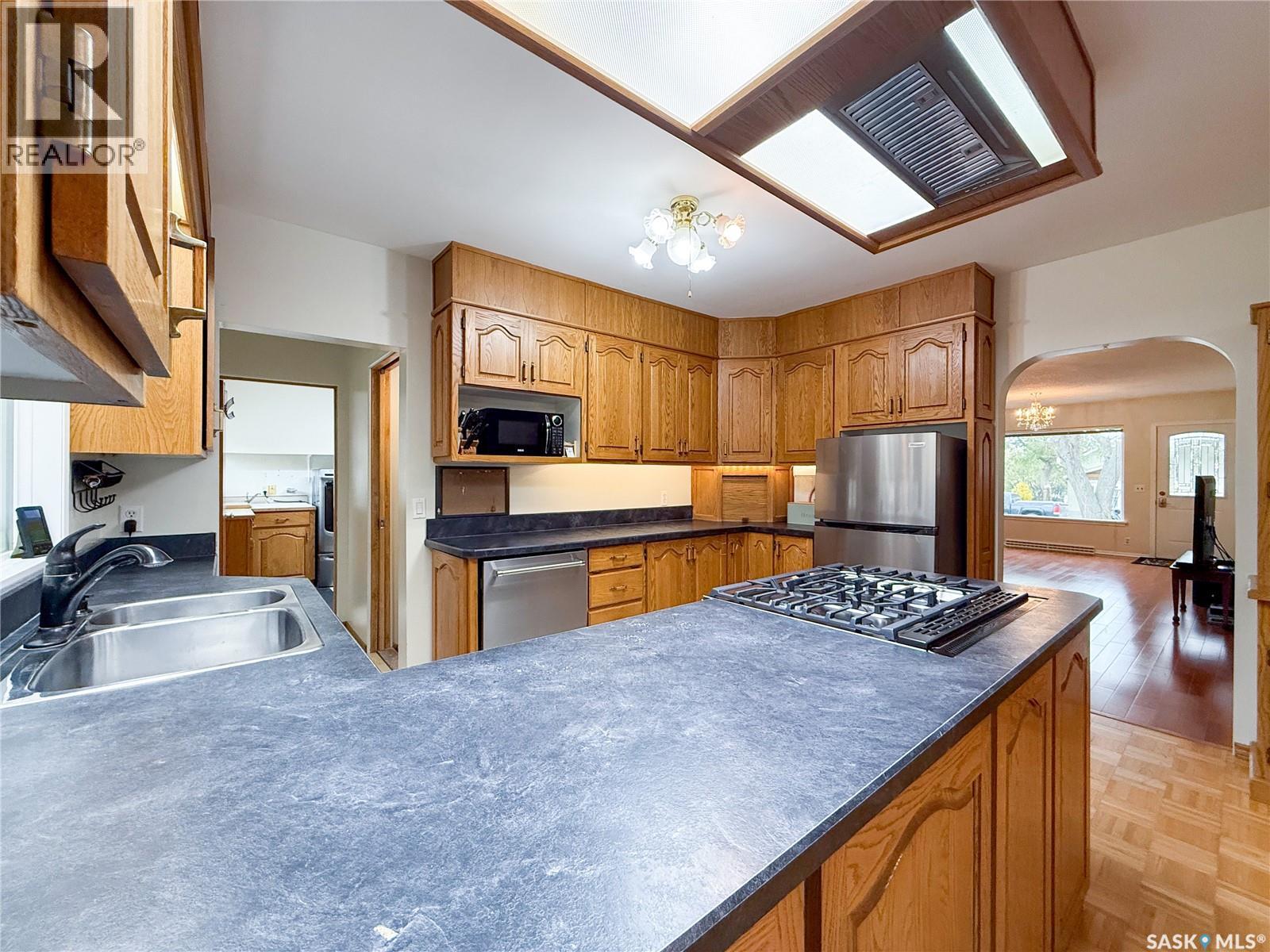 220 1st Street W, Ponteix, Saskatchewan  S0N 1Z0 - Photo 8 - SK021875