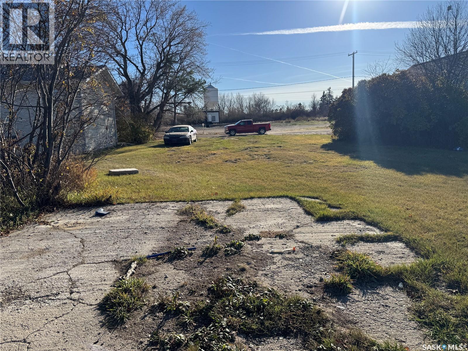 507 Railway Avenue, Cut Knife, Saskatchewan  S0M 0N0 - Photo 2 - SK021835