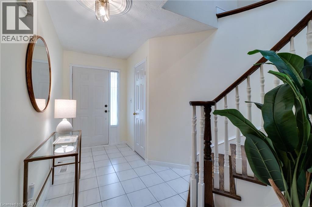 1205 Lamb's Court Unit# 7, Burlington, Ontario  L7S 2G4 - Photo 5 - 40779544