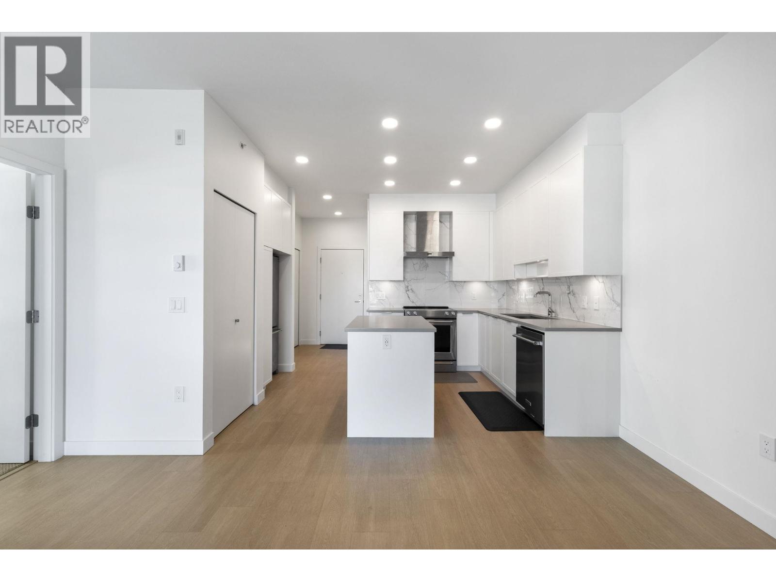 410 7123 11 Avenue, Burnaby, British Columbia  V3N 0J6 - Photo 11 - R3058032