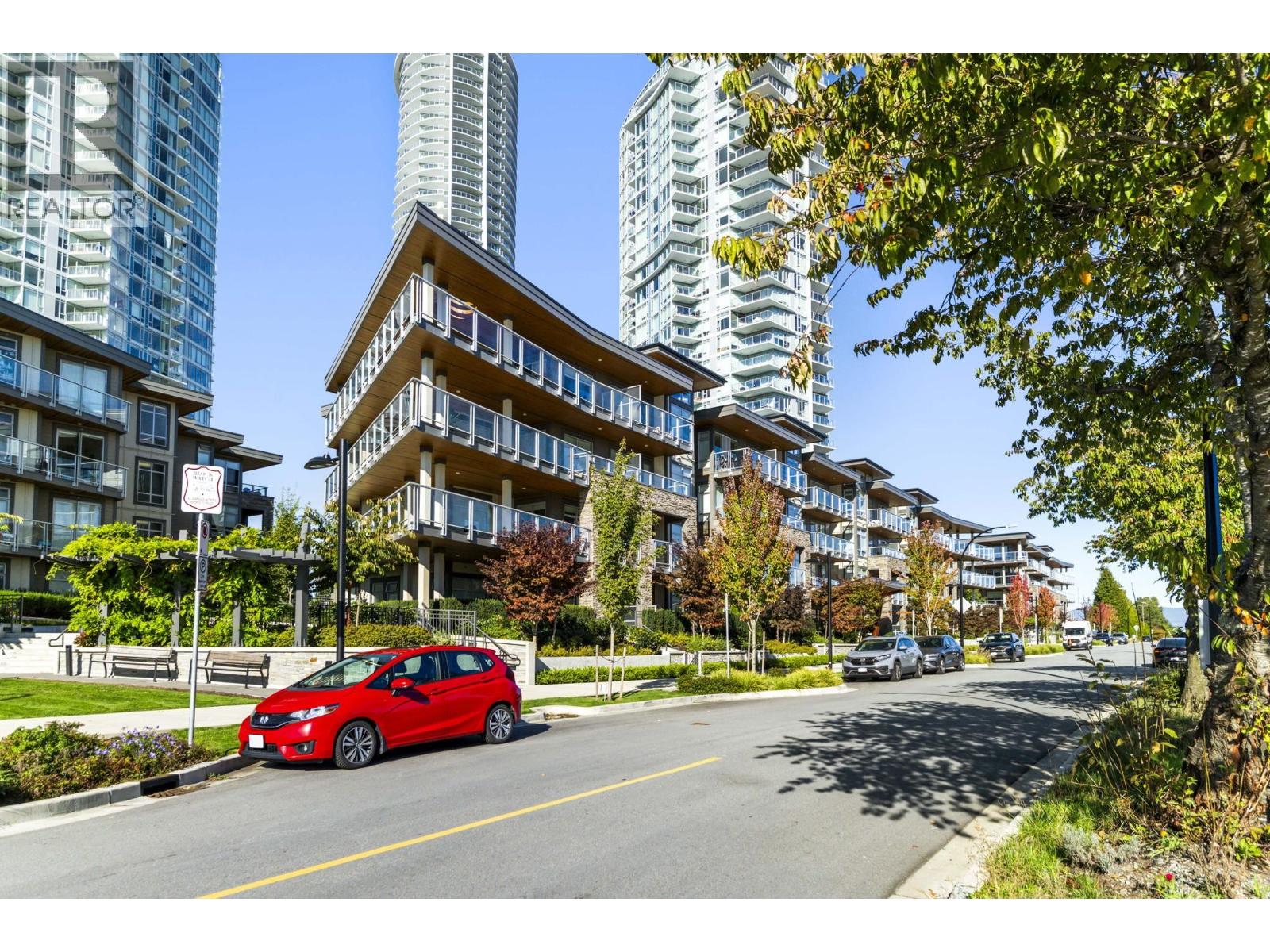 410 7123 11 Avenue, Burnaby, British Columbia  V3N 0J6 - Photo 2 - R3058032