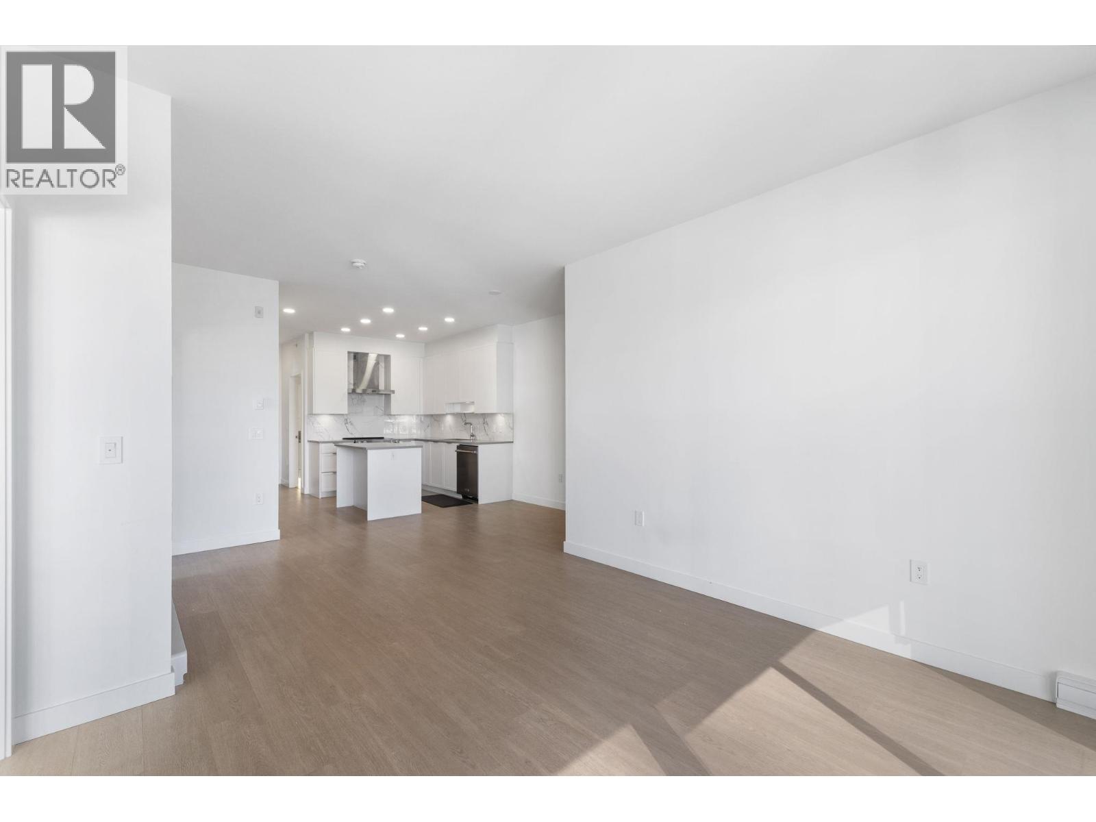 410 7123 11 Avenue, Burnaby, British Columbia  V3N 0J6 - Photo 4 - R3058032