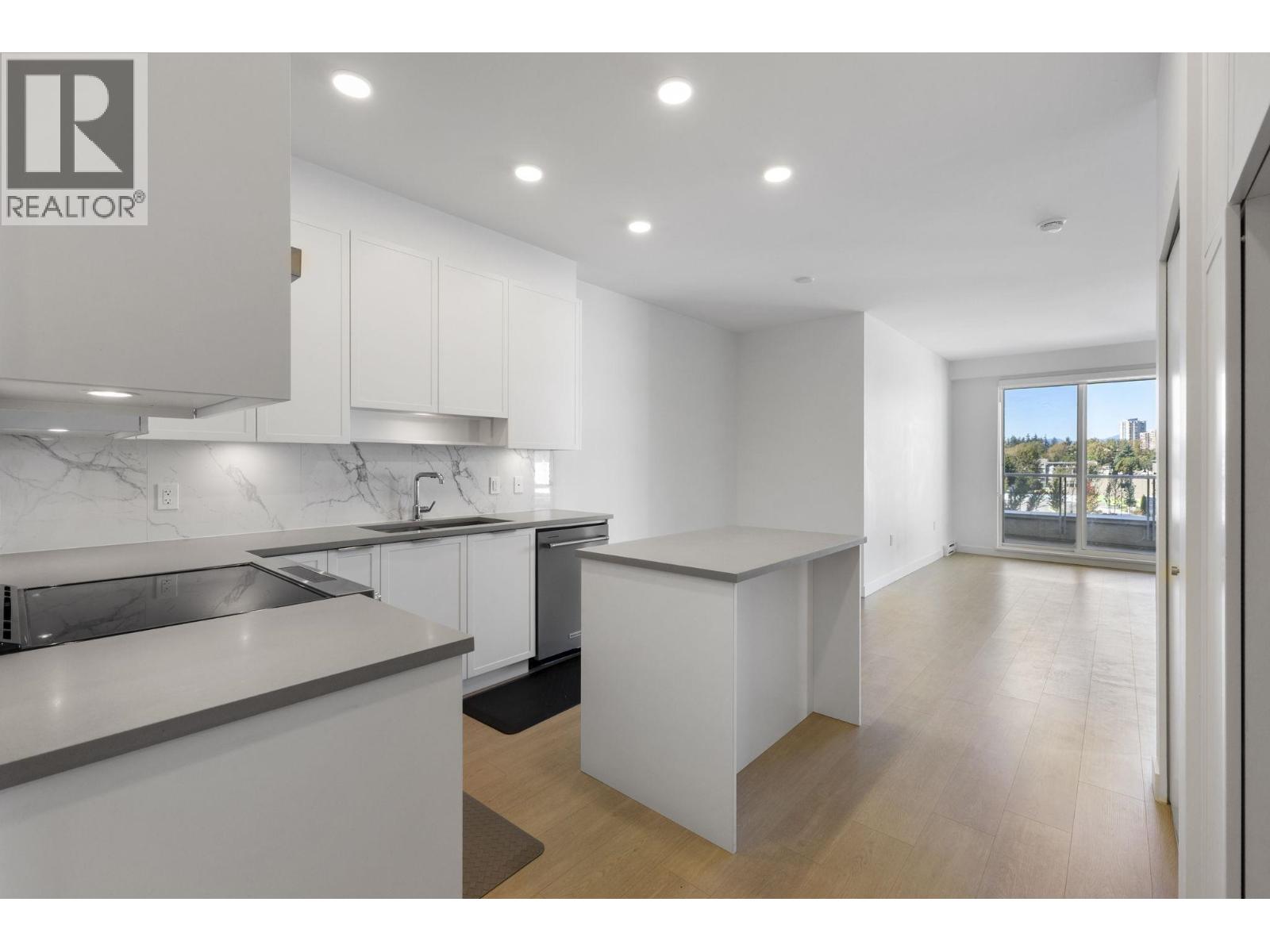 410 7123 11 Avenue, Burnaby, British Columbia  V3N 0J6 - Photo 12 - R3058032