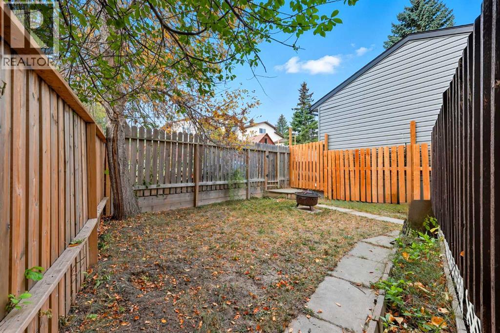 1137 Berkley Drive Nw, Calgary, Alberta  T3K 1S6 - Photo 27 - A2253062