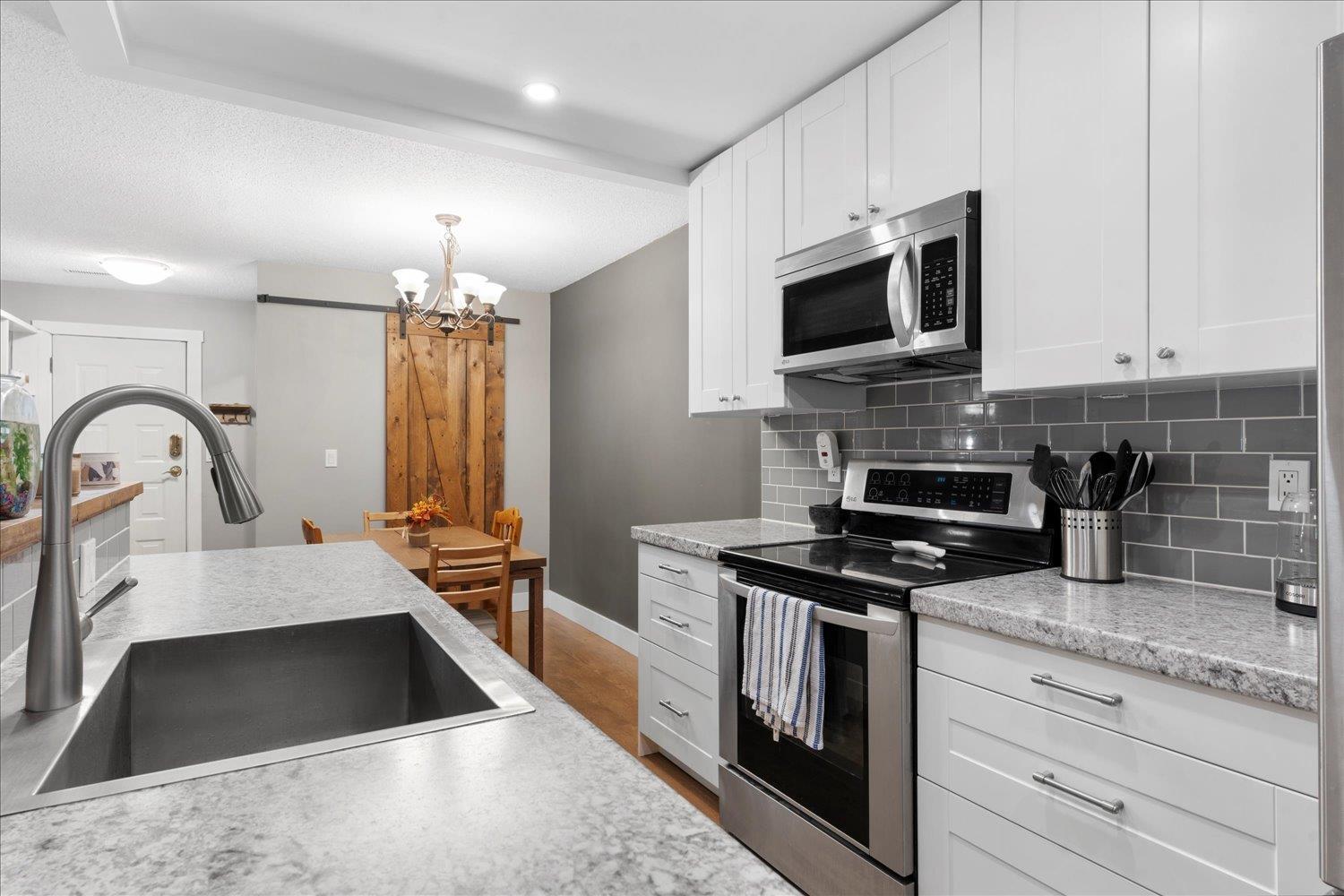 1621 34909 Old Yale Road, Abbotsford, British Columbia V3G 2E7 - Photo 3 - R3060784