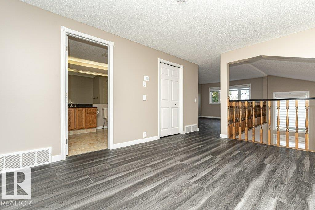 1051 109 St Nw, Edmonton, Alberta  T6J 5J2 - Photo 39 - E4463899