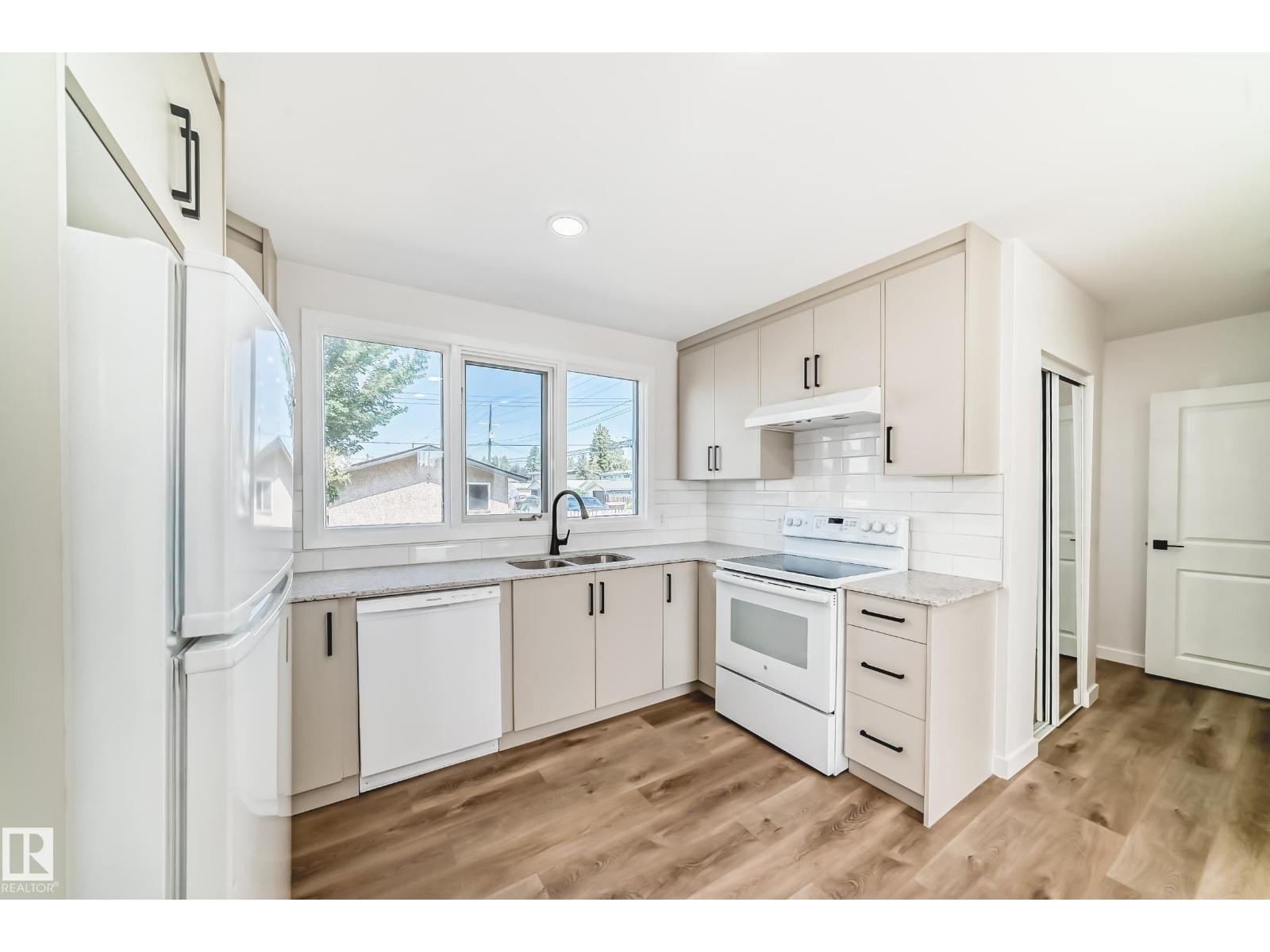 10820 132 AV NW, Edmonton, Alberta