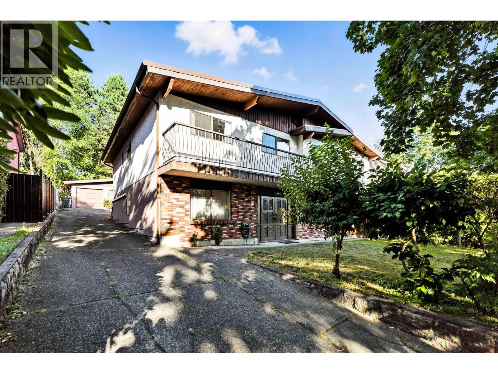 1362 Phillips Avenue, Burnaby, British Columbia  V5A 3Z3 - Photo 2 - R3062935