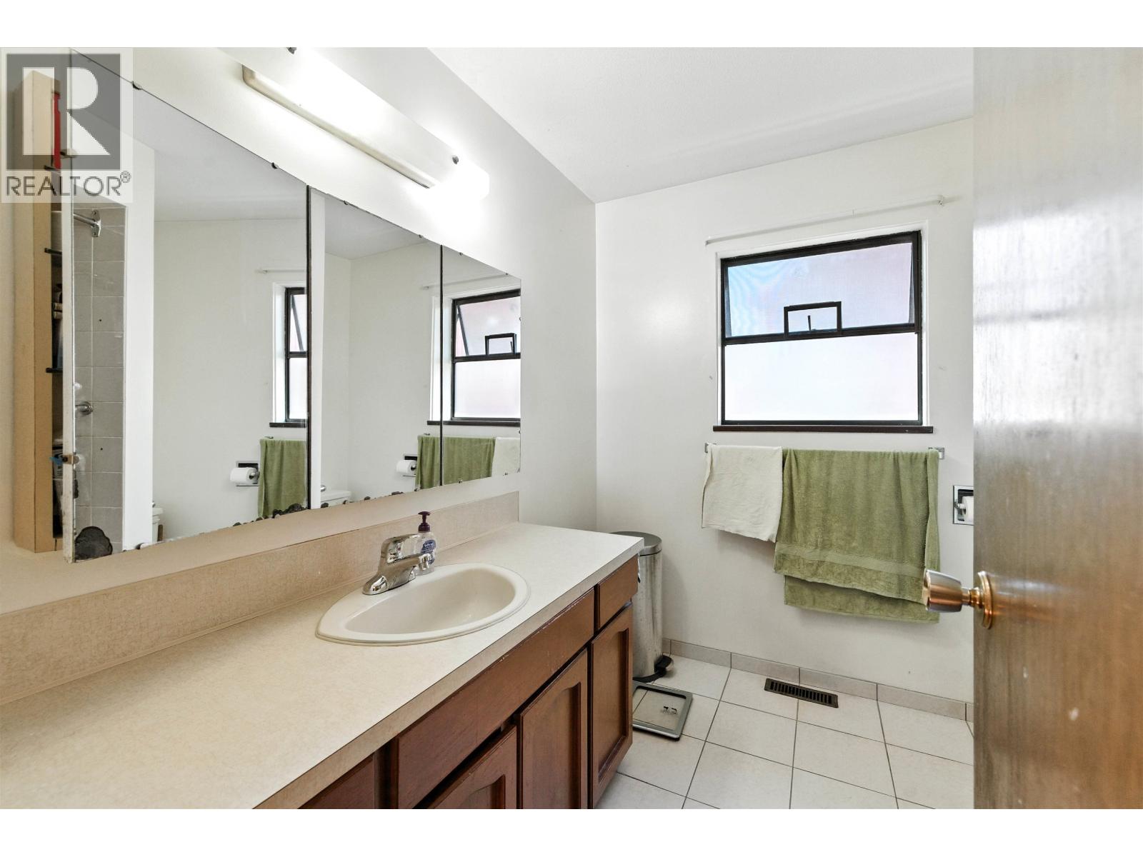 1362 Phillips Avenue, Burnaby, British Columbia  V5A 3Z3 - Photo 22 - R3062935