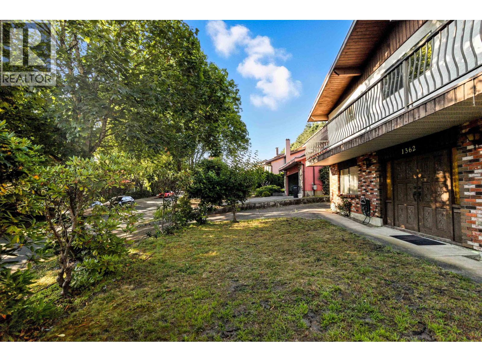 1362 Phillips Avenue, Burnaby, British Columbia  V5A 3Z3 - Photo 4 - R3062935