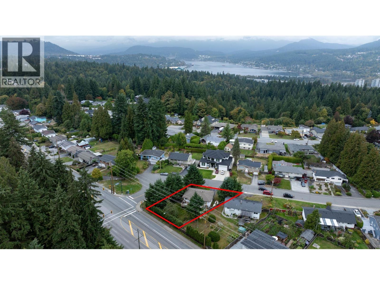 815 Seymour Drive, Coquitlam, British Columbia  V3J 6V8 - Photo 2 - R3057892