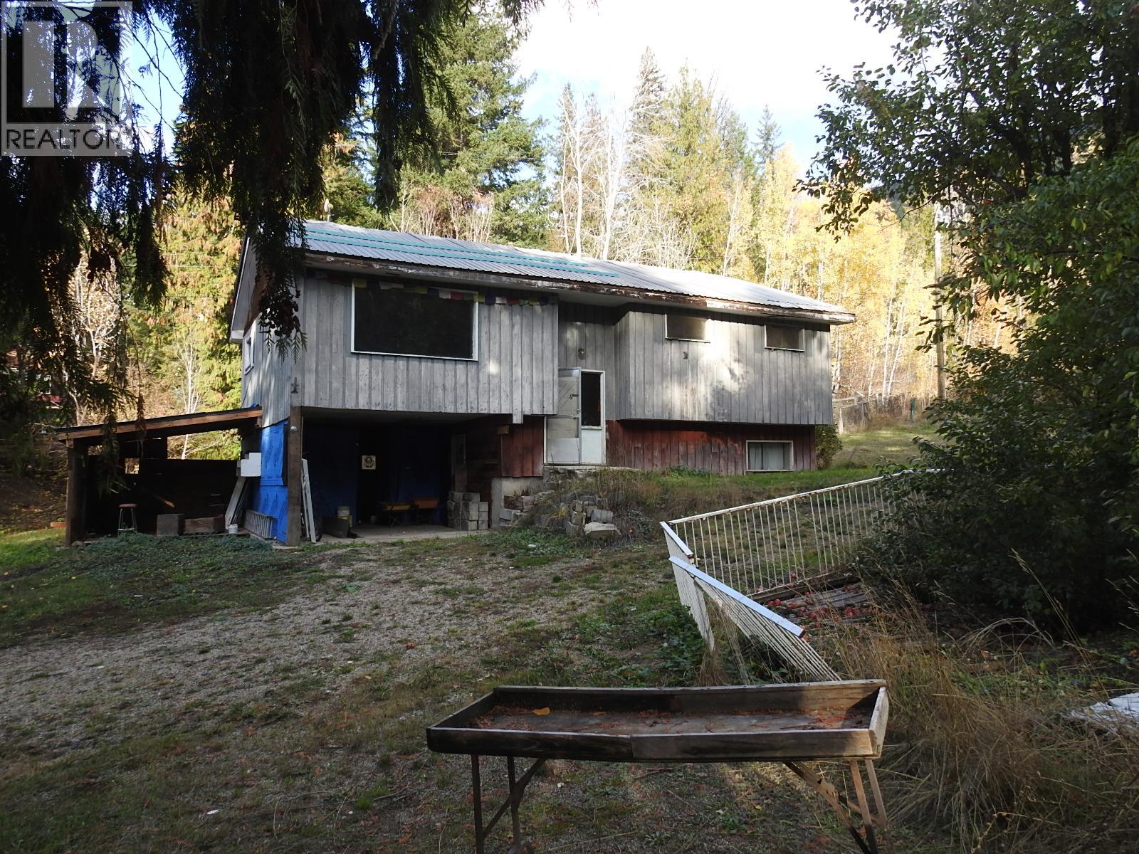 50 East Poirier Road, Mara, British Columbia  V0E 2K0 - Photo 2 - 10308875