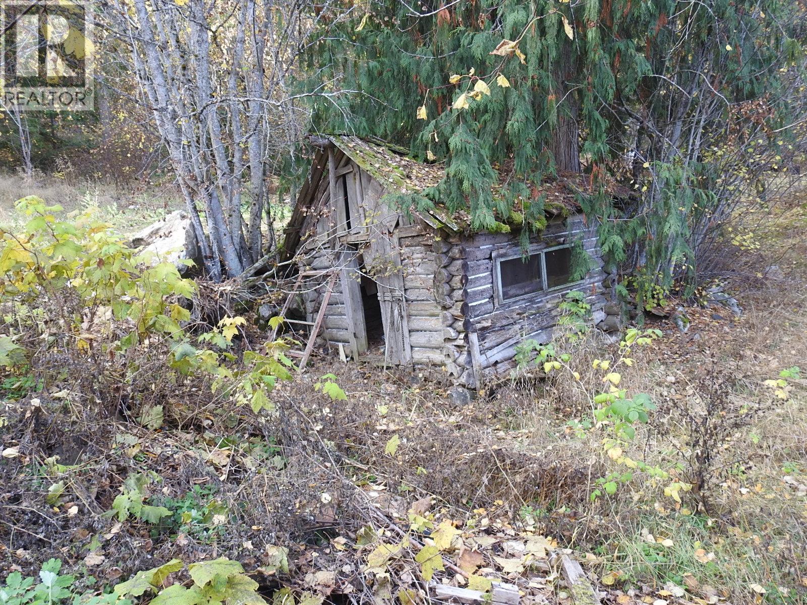 50 East Poirier Road, Mara, British Columbia  V0E 2K0 - Photo 10 - 10308875