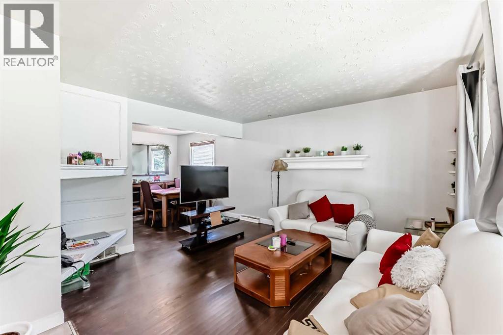 2208 47 Street Se, Calgary, Alberta T2B 1L6 - Photo 5 - A2248866