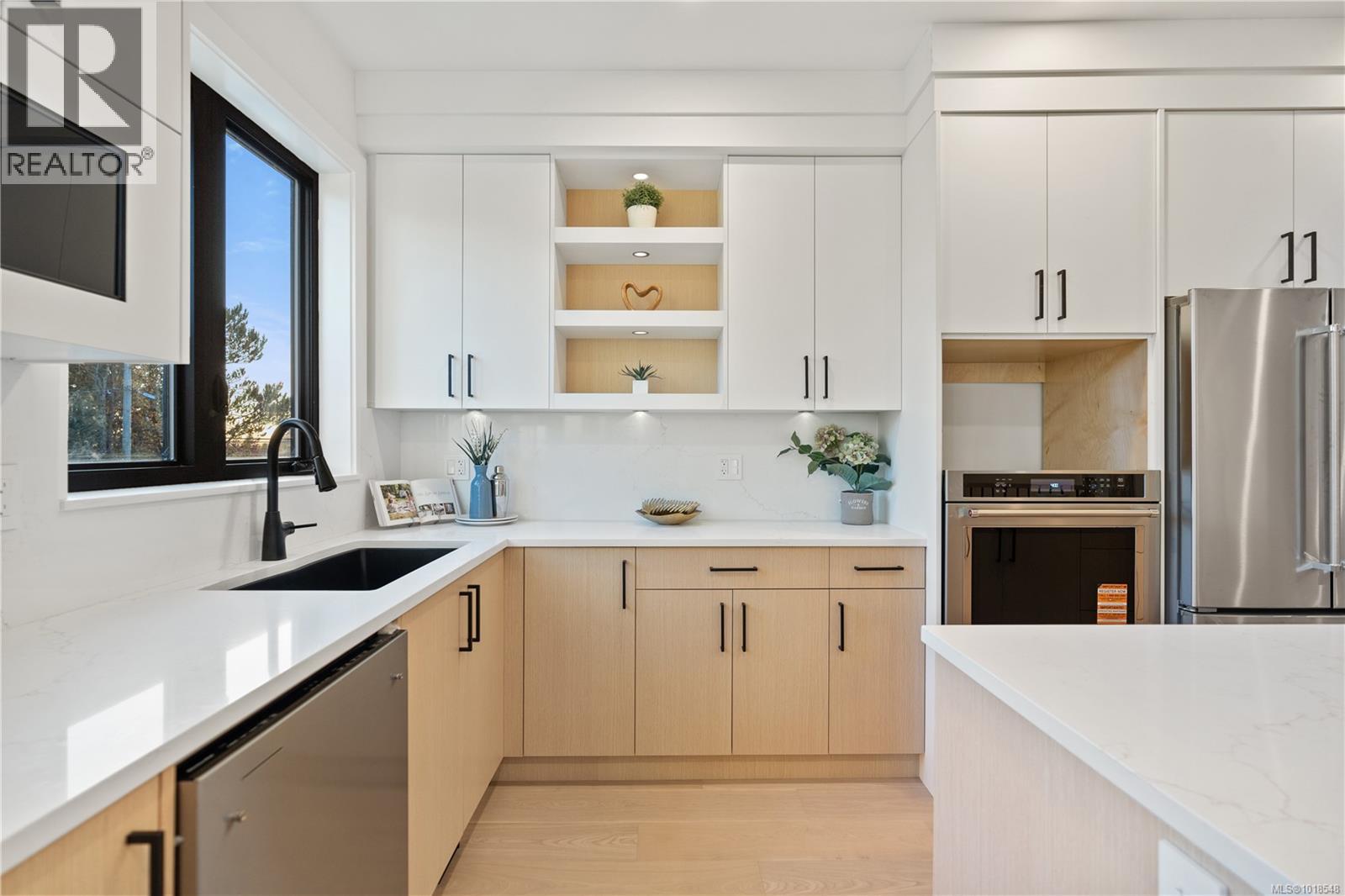 1342 Wood St, Esquimalt, British Columbia  V9A 5E1 - Photo 11 - 1018548