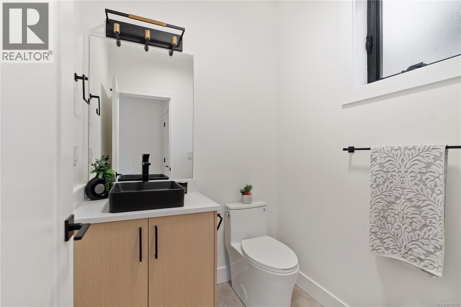 1342 Wood St, Esquimalt, British Columbia  V9A 5E1 - Photo 23 - 1018548