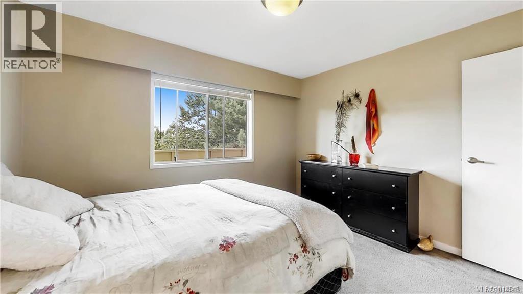 303 1597 Midgard Ave, Saanich, British Columbia  V8P 2Y2 - Photo 9 - 1018546