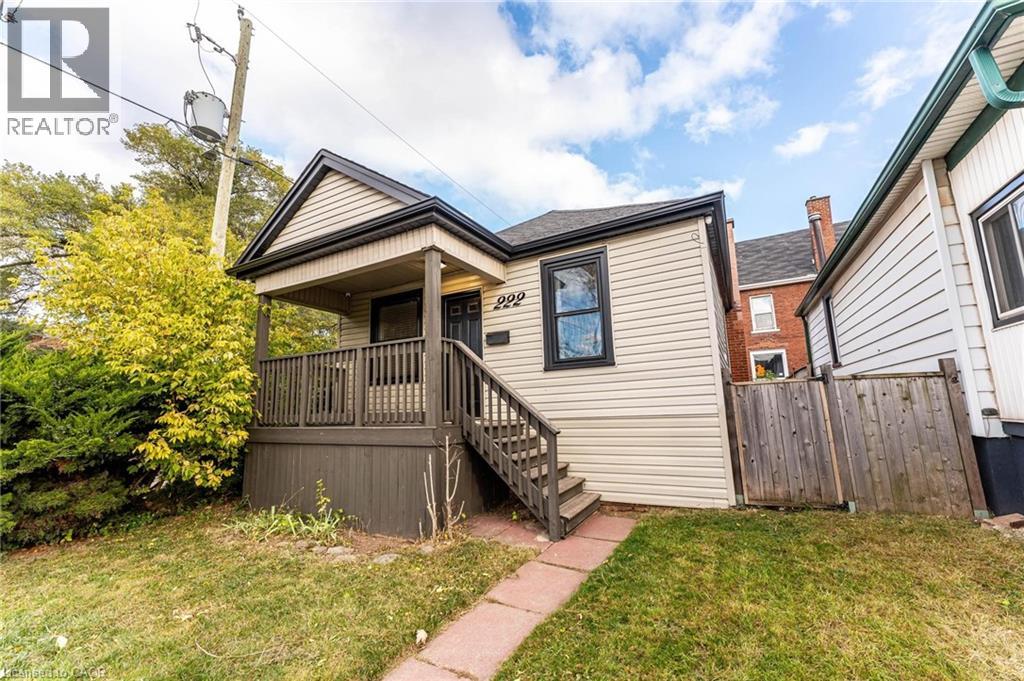 222 Kensington Avenue N, Hamilton, Ontario  L8L 7N7 - Photo 2 - 40783974