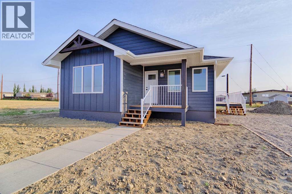 425 Pensacola Road, Enchant, Alberta