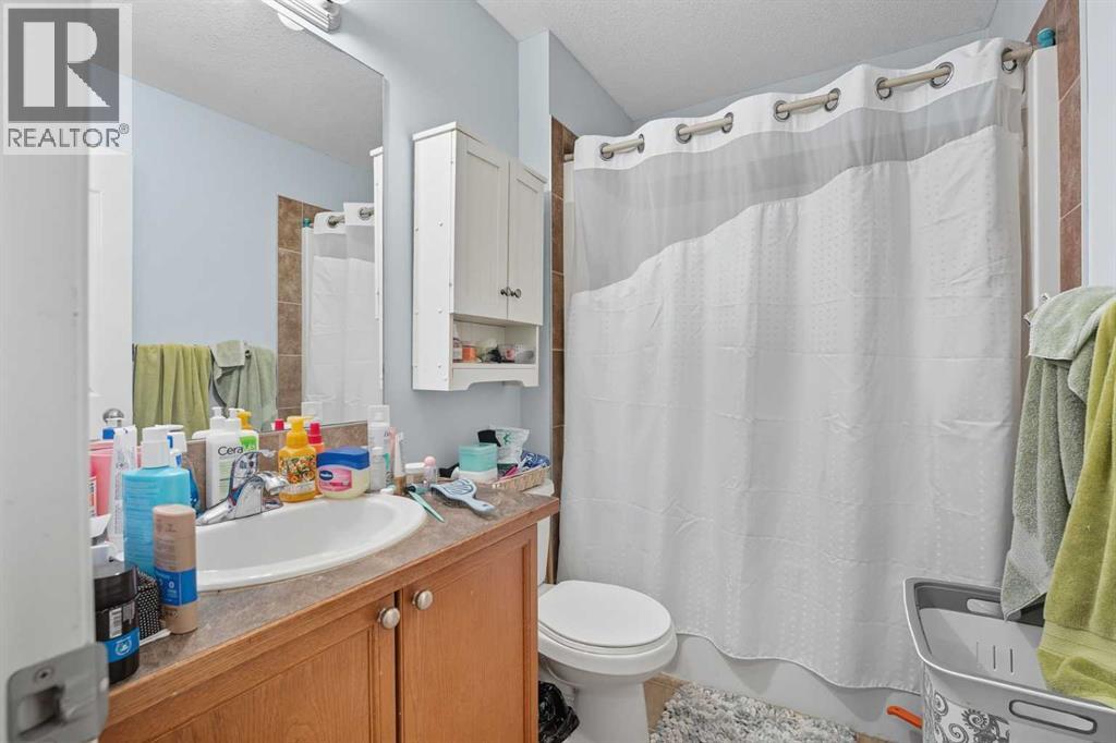 824 Luxstone Square Sw, Airdrie, Alberta  T4B 3L3 - Photo 19 - A2265001