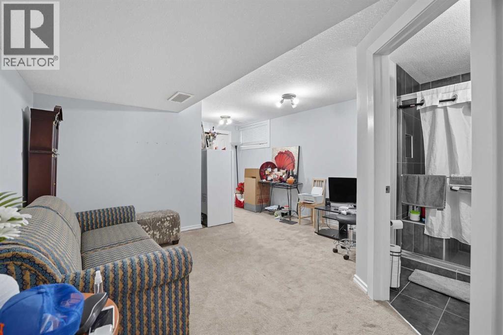 824 Luxstone Square Sw, Airdrie, Alberta  T4B 3L3 - Photo 21 - A2265001