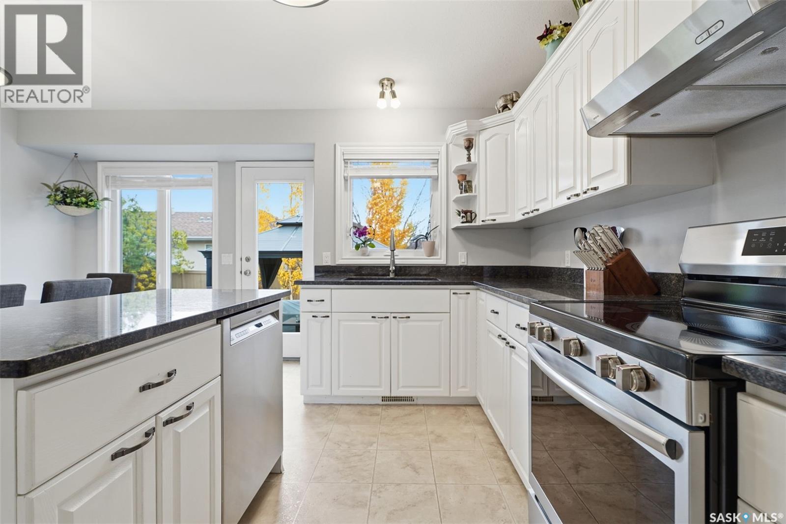 107 Carr Crescent, Saskatoon, Saskatchewan  S7S 1M3 - Photo 8 - SK021940