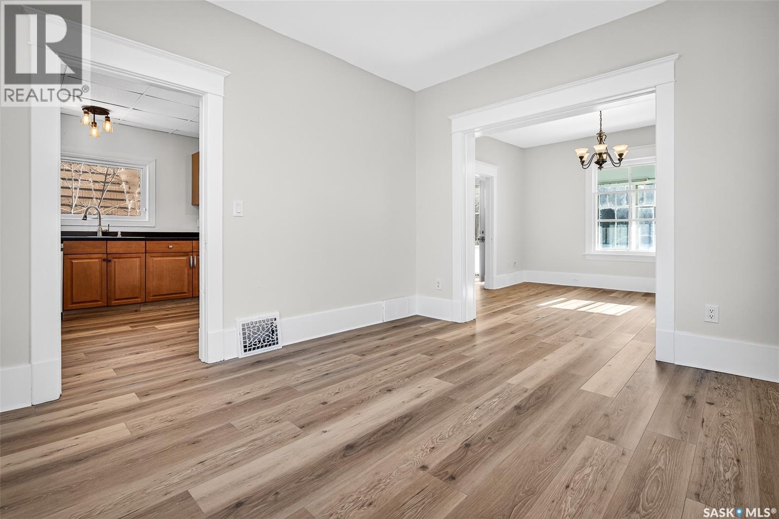 116 Iroquois Street E, Moose Jaw, Saskatchewan  S6H 4T2 - Photo 13 - SK021939